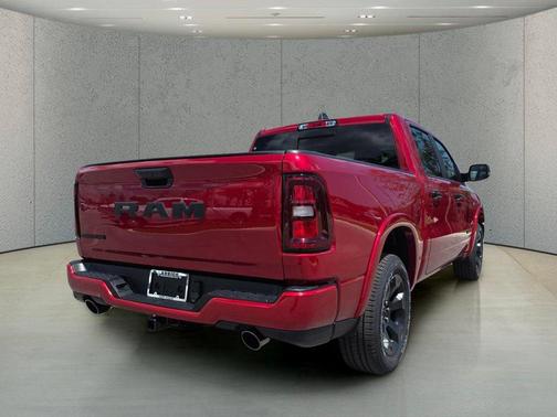Molten Red Pearlcoat 2027 RAM 1500 Big Horn/Lone Star