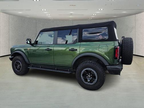 Eruption Green Metallic 2022 Ford Bronco Badlands
