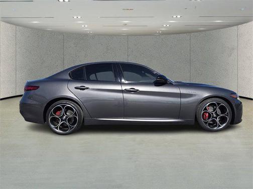 2022 Alfa Romeo Giulia Ti
