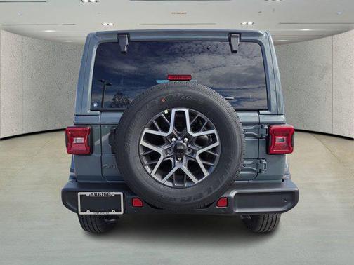 2026 Jeep Wrangler 4-Door Sahara 4x4