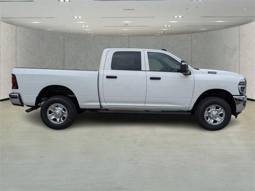 2025 RAM 2500 Tradesman Crew Cab 4x4 6'4' Box