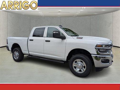 2025 RAM 2500 Tradesman Crew Cab 4x4 6'4' Box