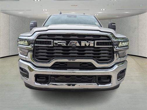 2025 RAM 2500 Tradesman Crew Cab 4x4 6'4' Box