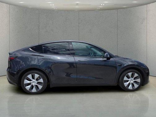 Stealth Gray 2024 Tesla Model Y Long Range Single Motor Rear-Wheel Drive