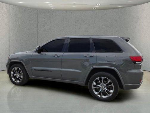 Sting-Gray Clearcoat 2022 Jeep Grand Cherokee Laredo