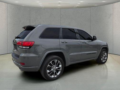 Sting-Gray Clearcoat 2022 Jeep Grand Cherokee Altitude