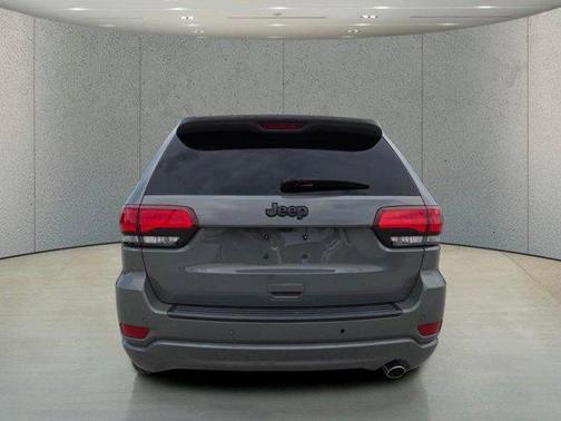 Sting-Gray Clearcoat 2022 Jeep Grand Cherokee Laredo