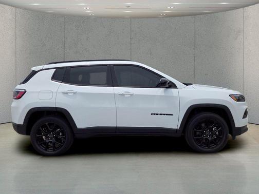 Bright White Clearcoat 2026 Jeep Compass Sport
