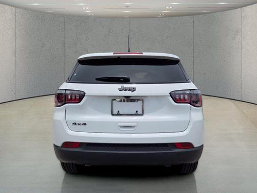 Bright White Clearcoat 2026 Jeep Compass Sport