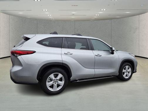 Celestial Silver Metallic 2023 Toyota Highlander Platinum