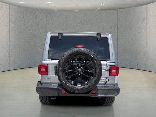Billet Silver Metallic Clearcoat 2021 Jeep Wrangler Unlimited 4xe Sahara