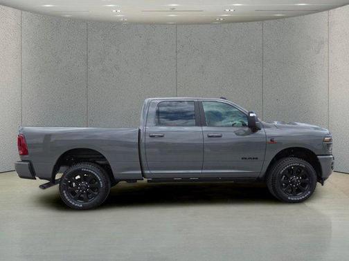 Ceramic White 2026 RAM 2500 Laramie Crew Cab 4x4 6'4' Box