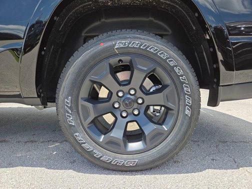 Diamond Black Crystal Pearlcoat 2026 RAM 1500 Big Horn/Lone Star