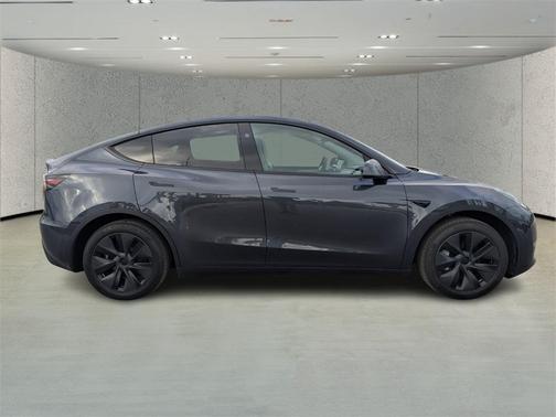 2025 Tesla Model Y Long Range Dual Motor Rear-Wheel Drive