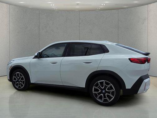 2025 BMW X2 xDrive28i