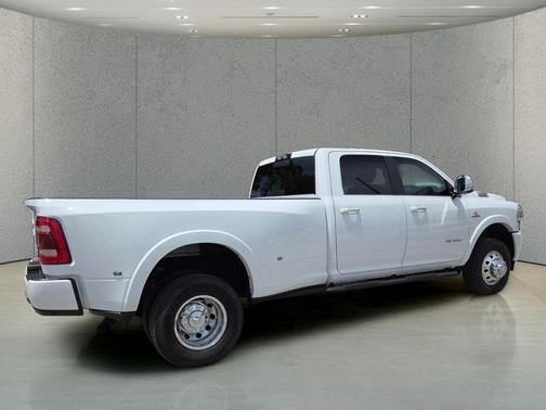 Bright White Clearcoat 2021 RAM 3500 Laramie Crew Cab 4x4 8' Box