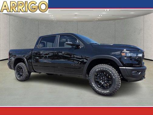 Diamond Black Crystal Pearlcoat 2026 RAM 1500 Rebel