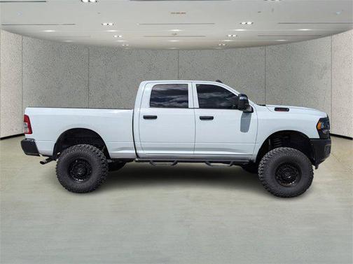 2023 RAM 2500 Tradesman Crew Cab 4x4 6'4' Box
