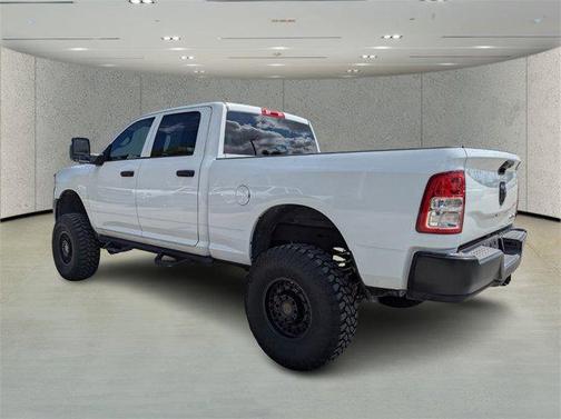 2023 RAM 2500 Tradesman Crew Cab 4x4 6'4' Box