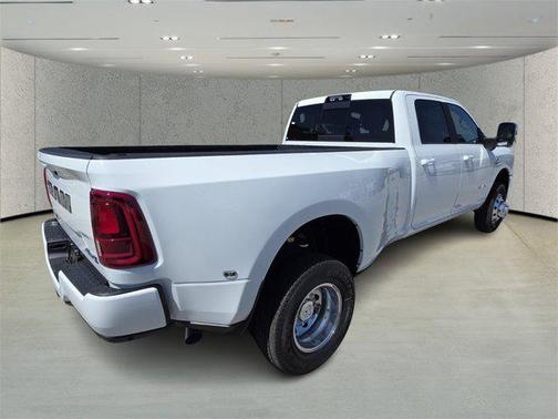 2025 RAM 3500 Laramie Crew Cab 4x4 8' Box