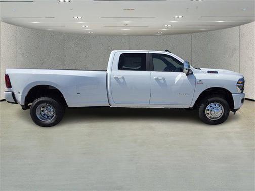 2025 RAM 3500 Laramie Crew Cab 4x4 8' Box