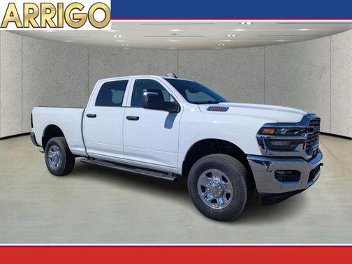 2026 RAM 2500 Tradesman Crew Cab 4x4 6'4' Box