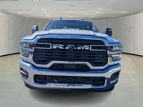 2026 RAM 2500 Tradesman Crew Cab 4x4 6'4' Box