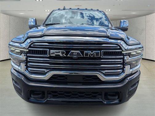 2025 RAM 3500 Laramie Crew Cab 4x4 8' Box