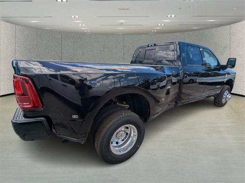 2025 RAM 3500 Laramie Crew Cab 4x4 8' Box