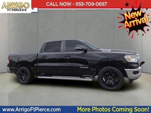 Diamond Black Crystal Pearlcoat 2022 RAM 1500 Big Horn/Lone Star
