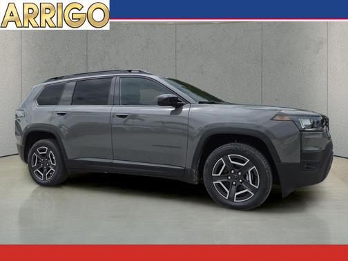 Sting-Gray Clearcoat 2026 Jeep Cherokee Laredo