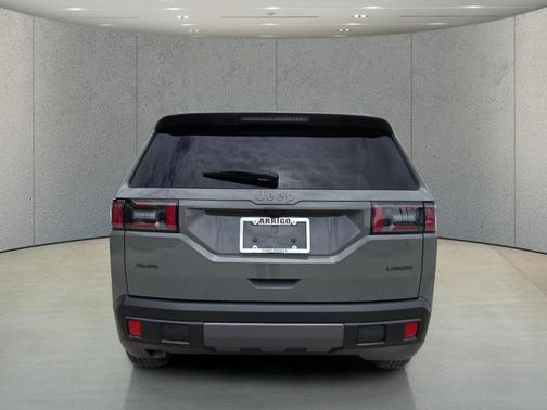 Sting-Gray Clearcoat 2026 Jeep Cherokee Laredo