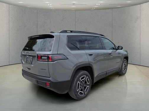Sting-Gray Clearcoat 2026 Jeep Cherokee Laredo