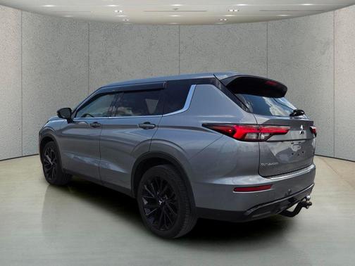 Mercury Gray Metallic 2024 Mitsubishi Outlander SE S-AWC