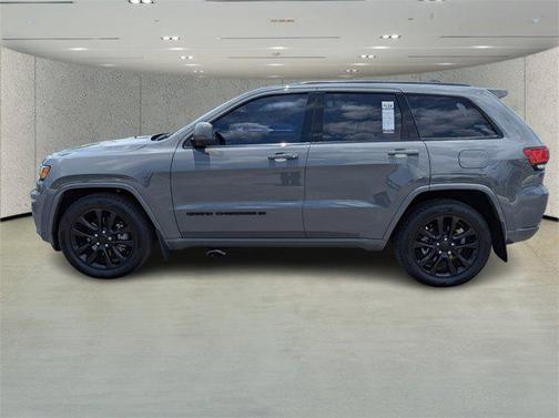 2022 Jeep Grand Cherokee Laredo