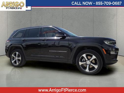 Diamond Black Crystal Pearlcoat 2023 Jeep Grand Cherokee 4xe Base