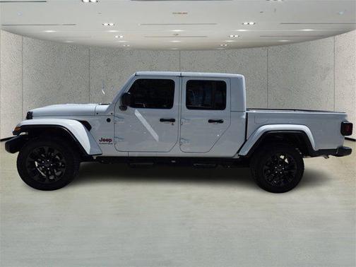 2024 Jeep Gladiator Nighthawk