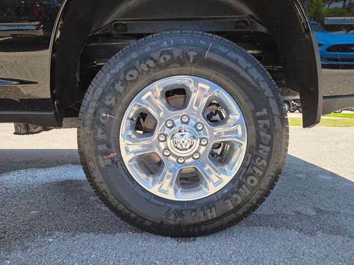 Diamond Black Crystal Pearlcoat 2026 RAM 2500 Big Horn Crew Cab 4x4 6'4' Box