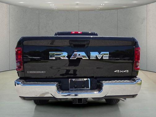 Diamond Black Crystal Pearlcoat 2026 RAM 2500 Big Horn Crew Cab 4x4 6'4' Box