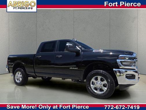 Diamond Black Crystal Pearlcoat 2026 RAM 2500 Big Horn Crew Cab 4x4 6'4' Box