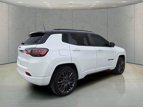 Bright White Clearcoat 2023 Jeep Compass High Altitude