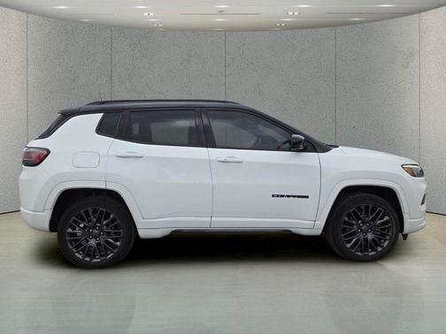 Bright White Clearcoat 2023 Jeep Compass High Altitude