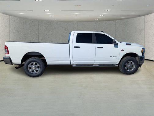 2022 RAM 3500 Big Horn Crew Cab 4x4 8' Box