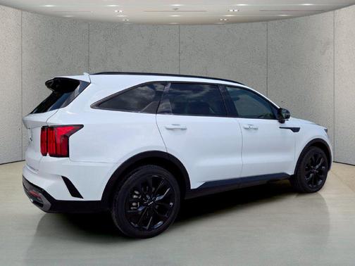 Glacial White Pearl 2023 Kia Sorento SX