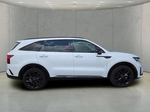 Glacial White Pearl 2023 Kia Sorento SX