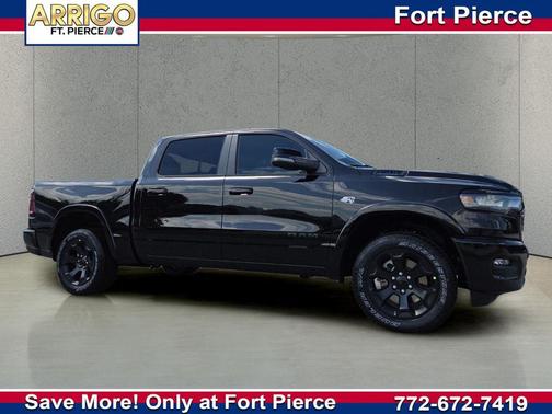 Diamond Black Crystal Pearlcoat 2026 RAM 1500 Big Horn/Lone Star