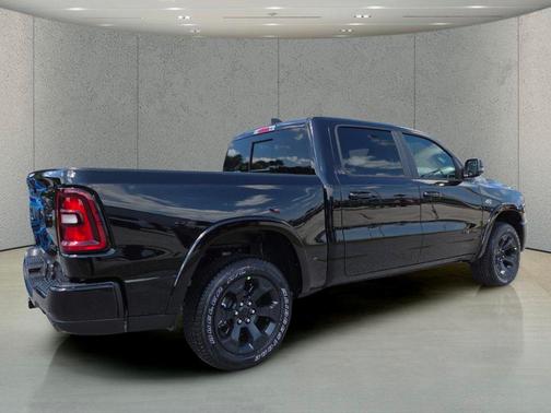Diamond Black Crystal Pearlcoat 2026 RAM 1500 Big Horn/Lone Star