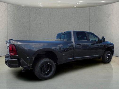 Granite Crystal Metallic Clearcoat 2026 RAM 3500 Big Horn Crew Cab 4x4 8' Box