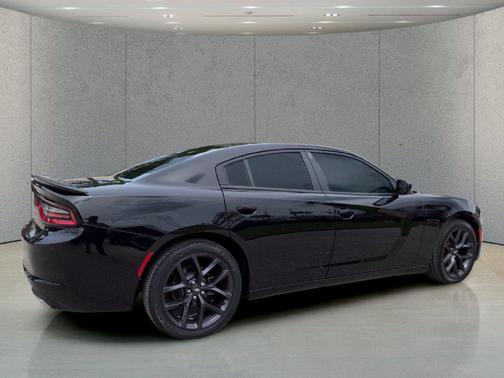 Pitch Black Clearcoat 2020 Dodge Charger SXT