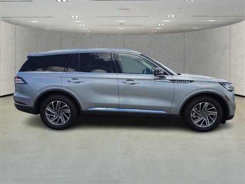 2023 Lincoln Aviator Standard